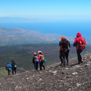 Trekking ai Crateri dell'eruzione del 2002 da Etna nord
